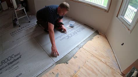 Wie man Cement Board auf einem Boden installiert